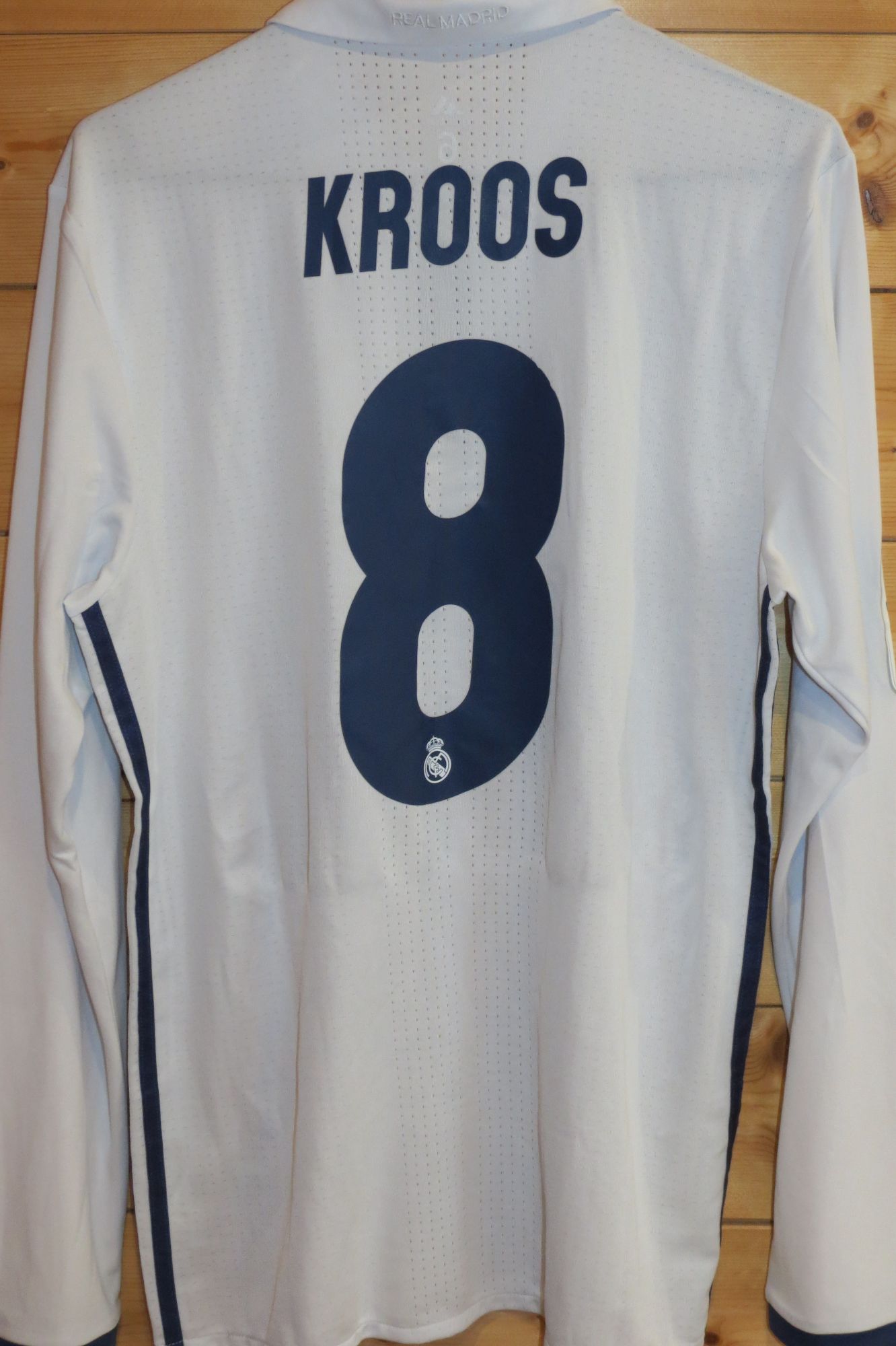 trikot-1592-real-kroos-r9ADDD427-AD4B-C4F8-FBA2-B444B97F6575.jpg