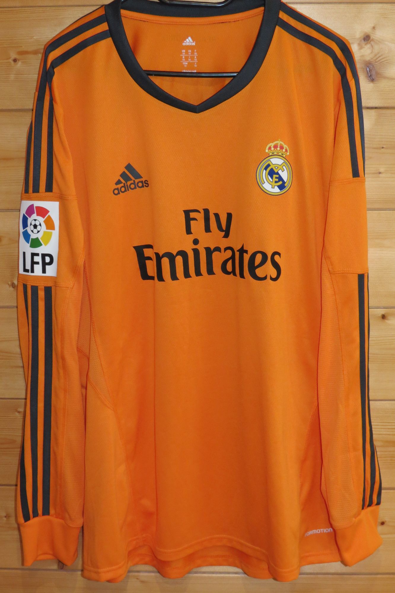 trikot-1595-real-ronaldo-f0E867F75-F657-29DA-3483-3FC096128B21.jpg