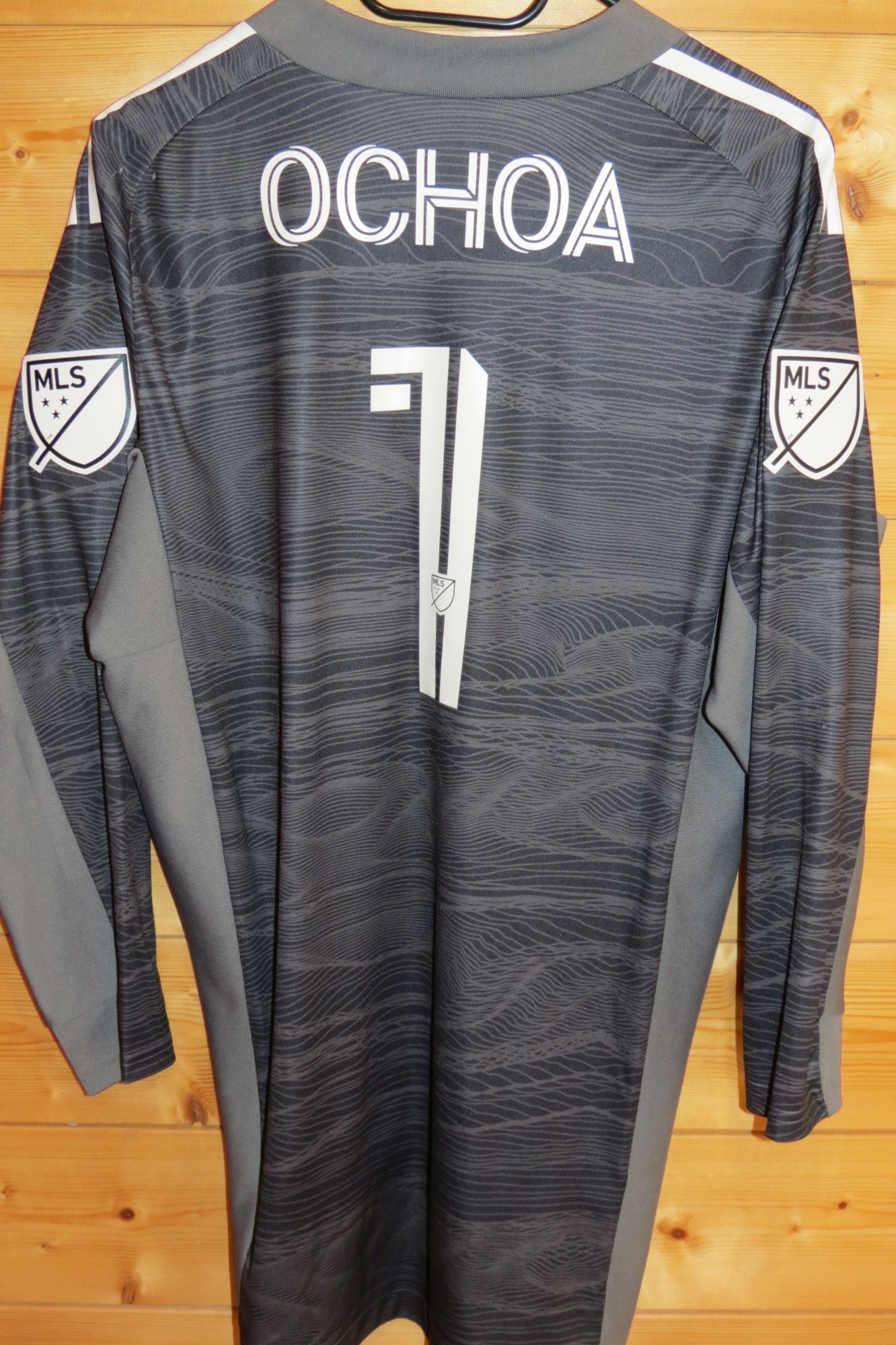 trikot-1575-saltlake-ochoa-r732189C3-7909-06D3-7975-1AEA433F9A85.jpg