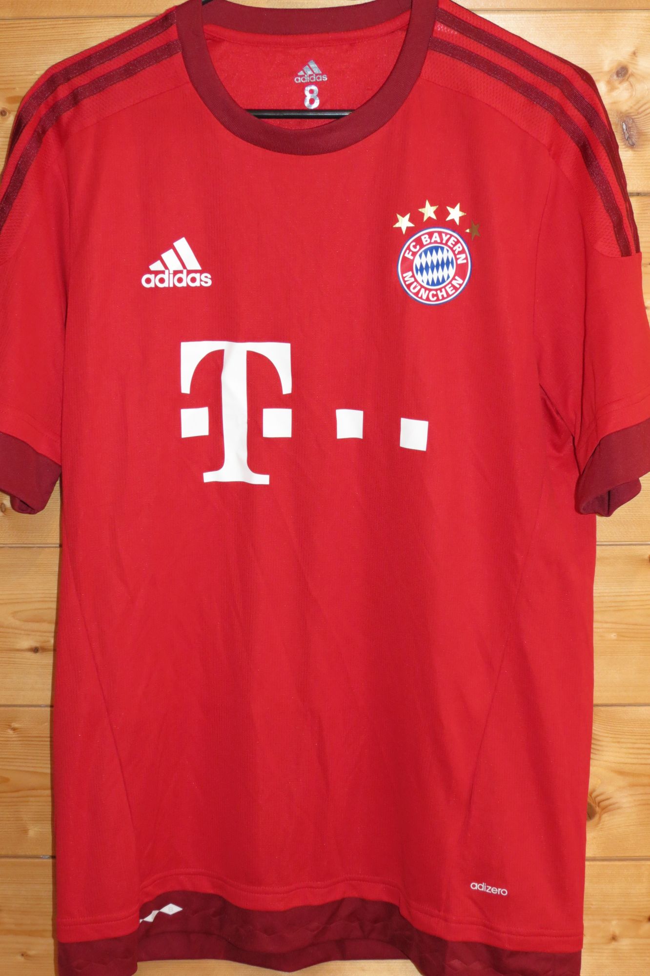 trikot-1602-bayern-lewandowski-f323C4F11-0A7E-D530-BB37-BBE9545B94D5.jpg