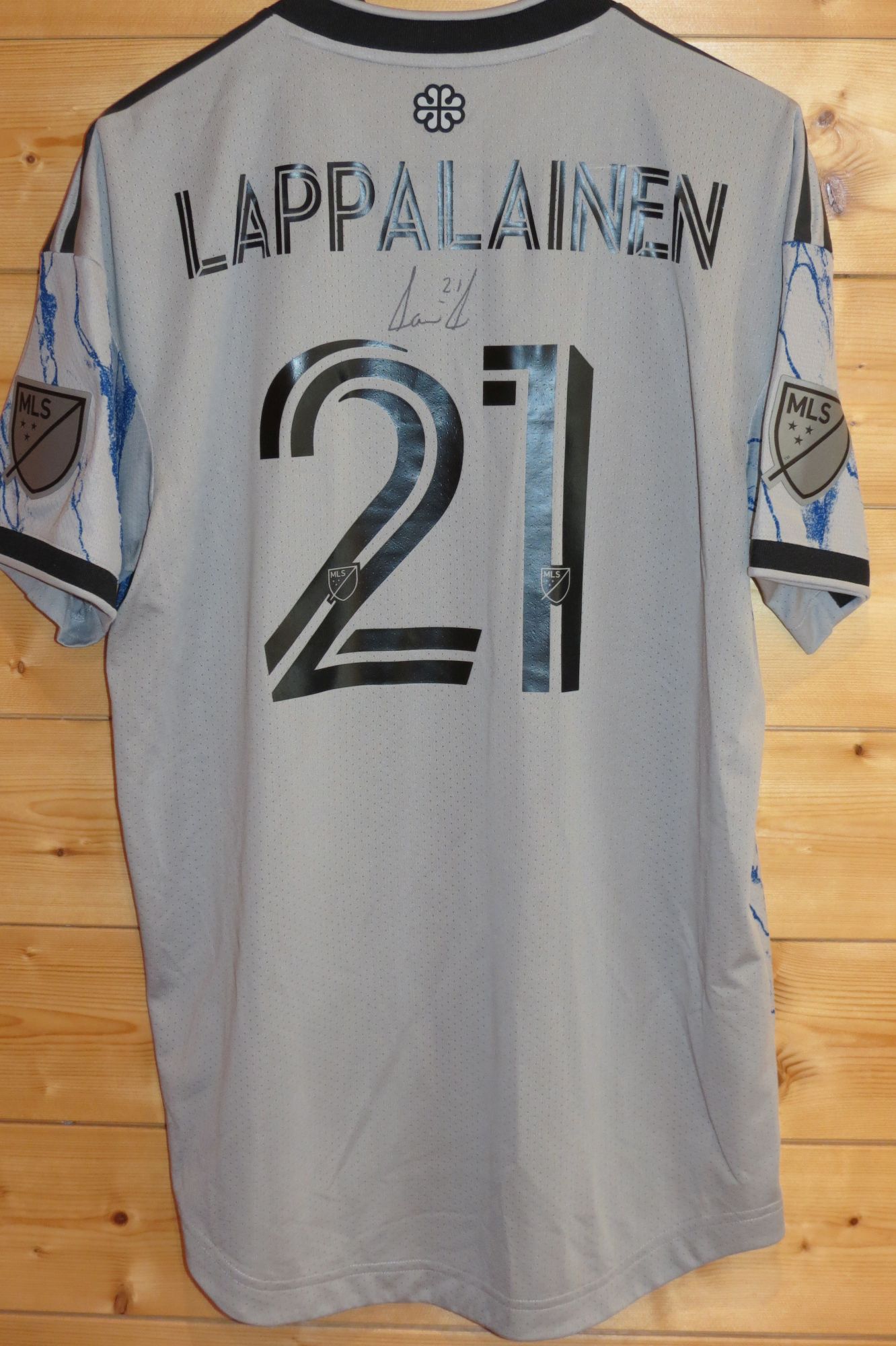 trikot-1586-montreal-lappalainen-r7F6E5A6F-1C85-6E99-96D2-556ED3B66470.jpg